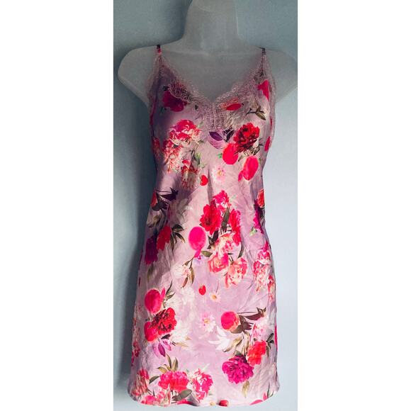Victoria's Secret Slip Medium Floral Pink and Purple - Picture 1 of 6